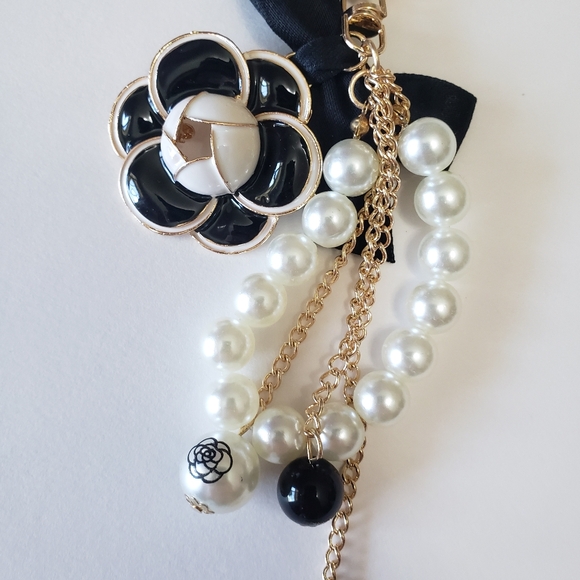 new fashion Traditional Luxury Accessory pearl and Rhinestone Keychain Clover - Picture 5 of 7